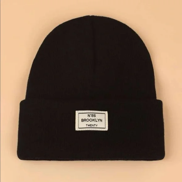 Minimalistic Black Brooklyn Twenty Beanie OS New - Picture 1 of 4
